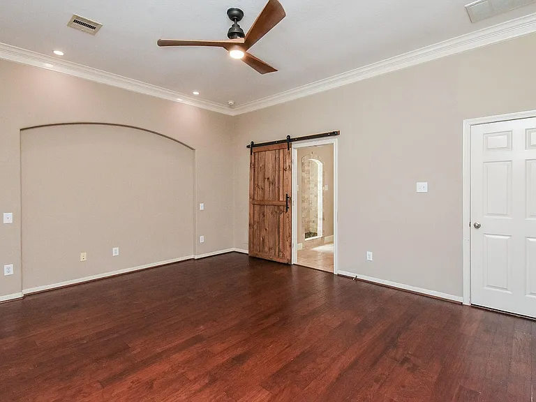 16915 Locust Springs Dr — Photo 17