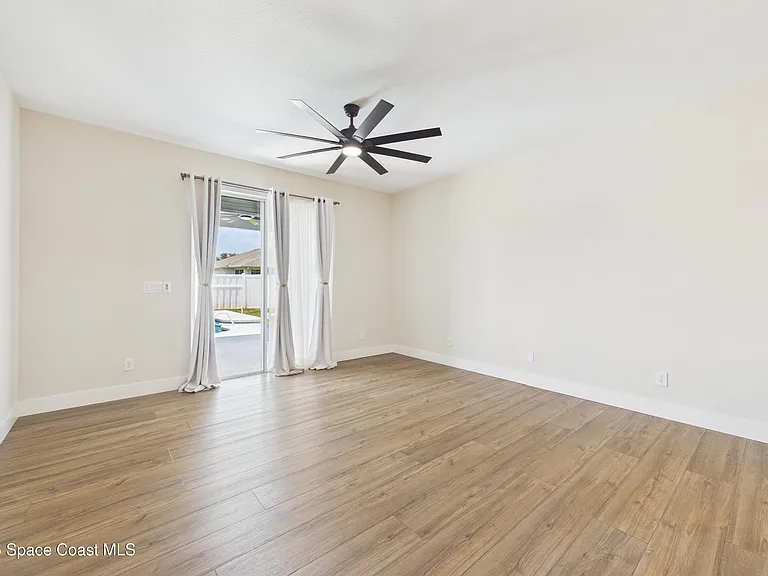 6106 Indigo Crossing Dr — Photo 11
