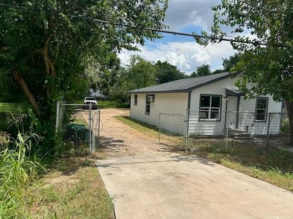8717 Brandon St