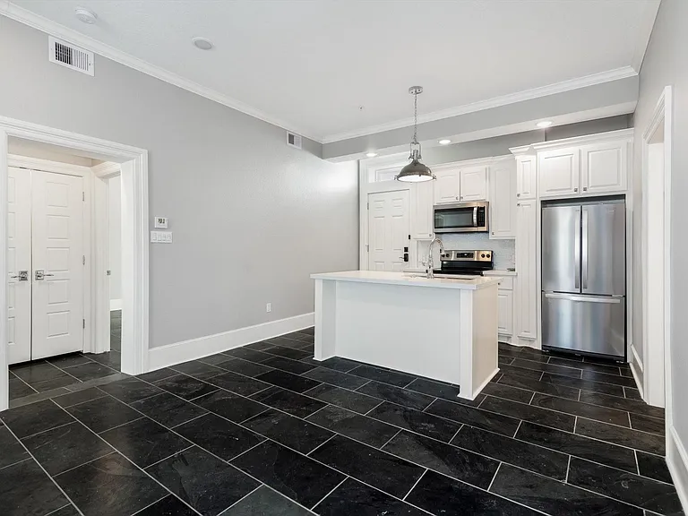 2401 Market St #101 — Photo 10