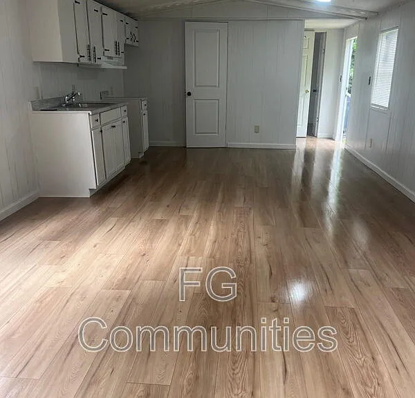 304 Coleman Rd — Photo 1