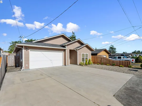 1115 Fenwick St, Coos Bay, OR 97420