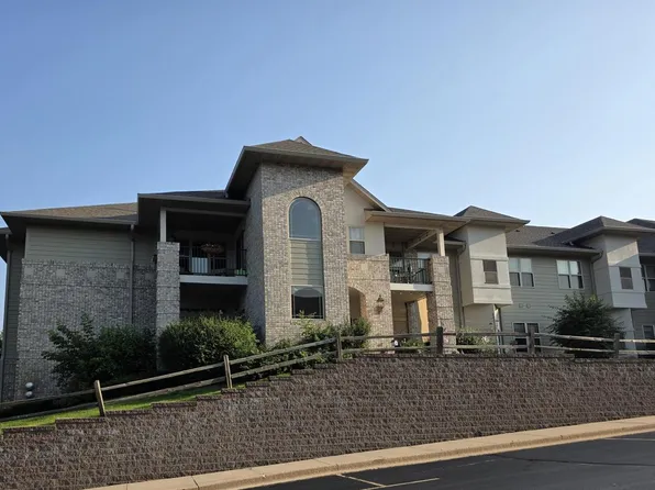 450 North Silverbrook DRIVE #208, West Bend, WI 53090