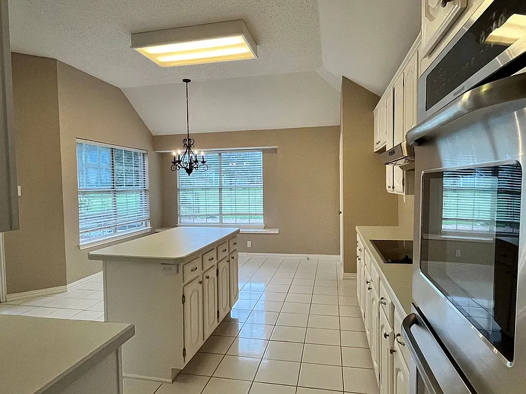 5605 Belle Chasse Ln — Photo 13