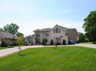 23490 Hall Rd, Woodhaven, MI 48183