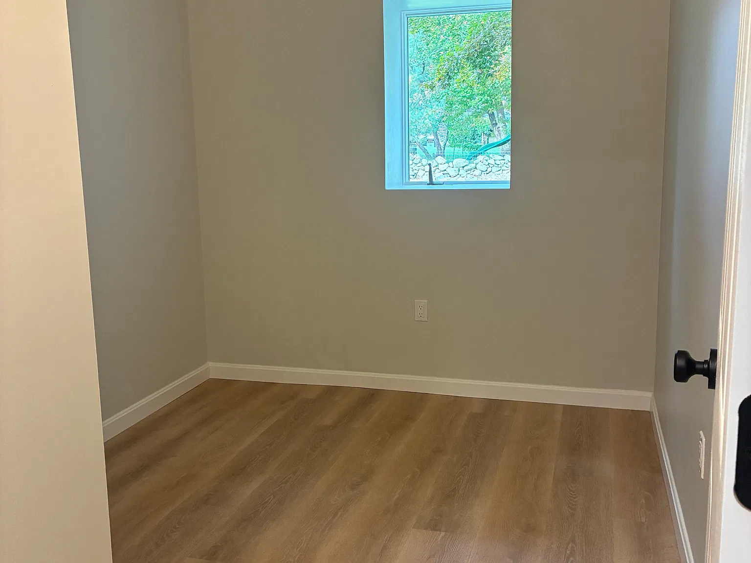 2 bed, 1000 sqft, $2,500 — Photo 3