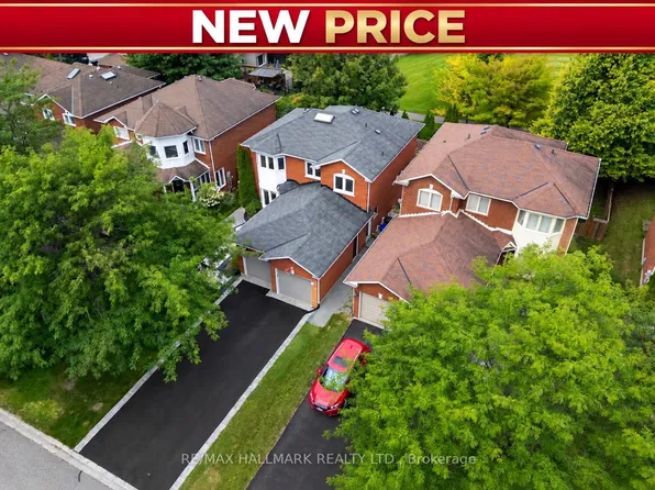 872 Hilton Blvd, Newmarket, ON L3X 2H8