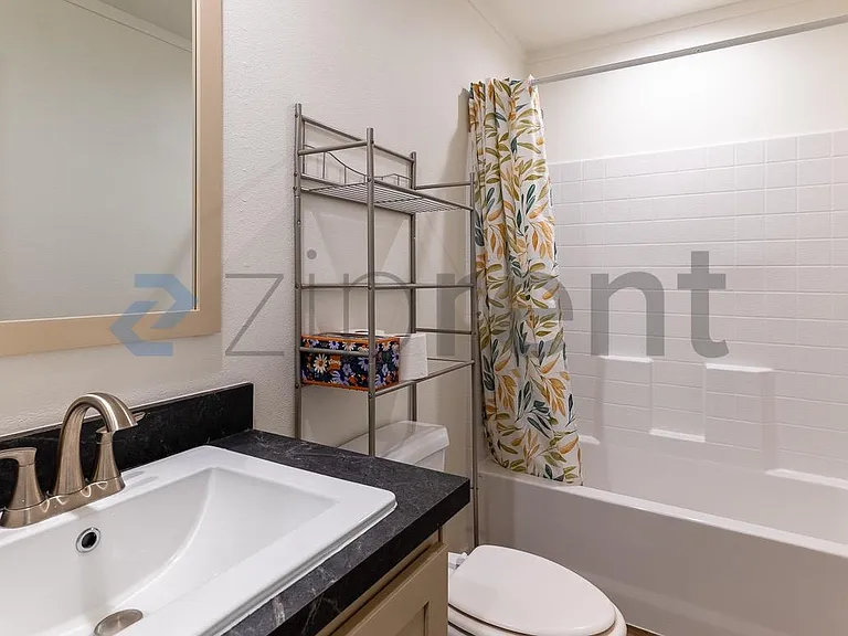 23143 Lowe Rd E — Photo 17