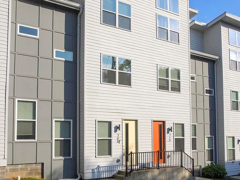 708 Tral St — Photo 2