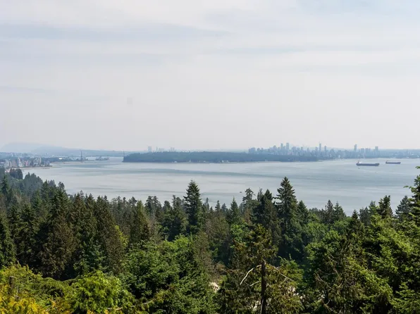 4882 Vista Pl, West Vancouver, BC V7W 3E7