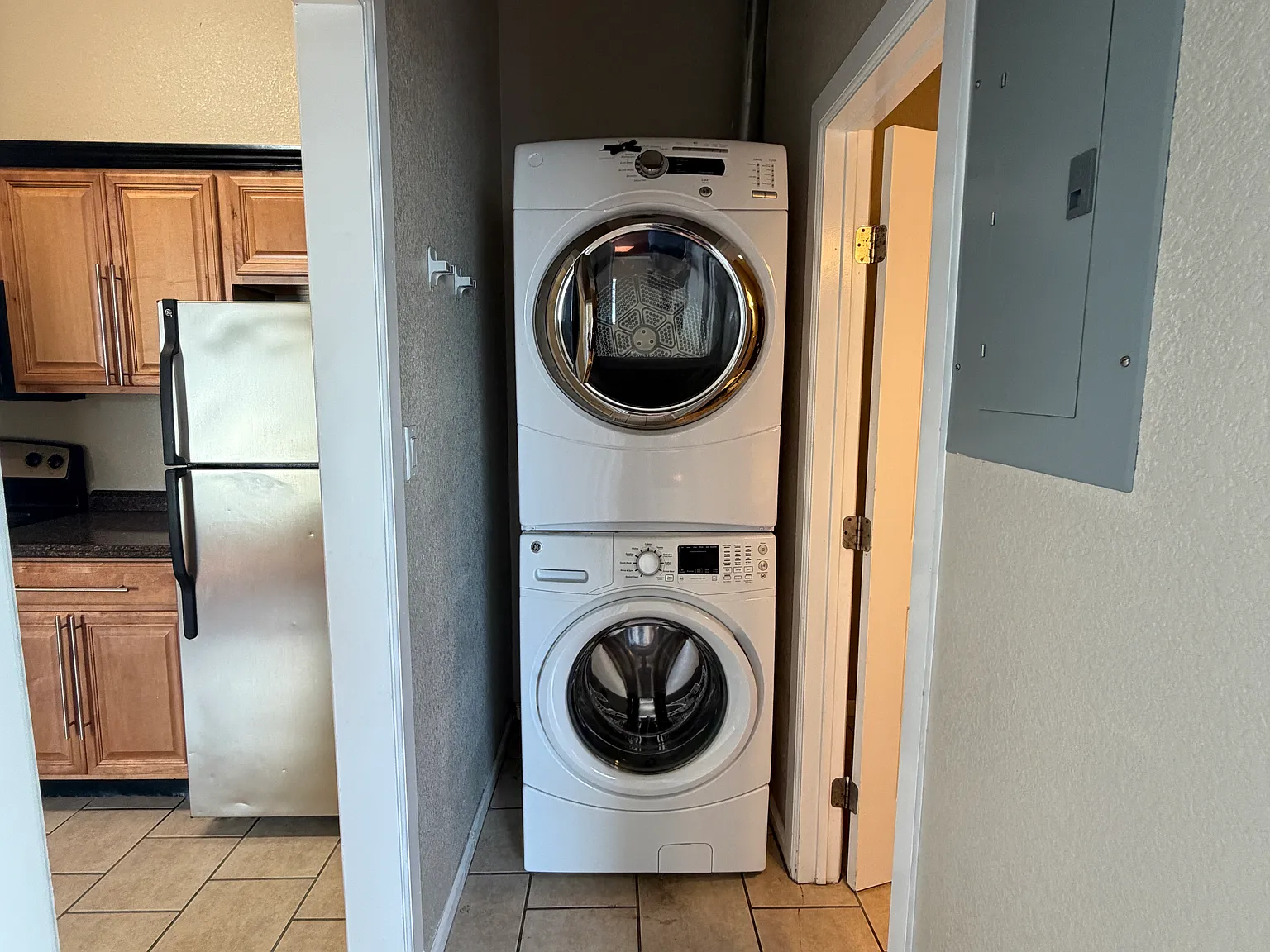 211 E Court St — Photo 4