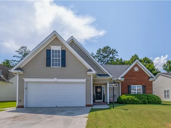 4590 River Gate Dr, Clemmons, NC 27012