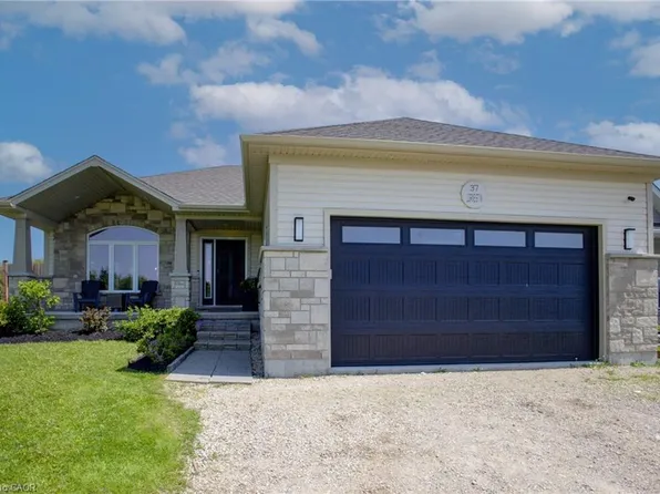 37 Lorne St W, Minto, ON N0G 1Z0