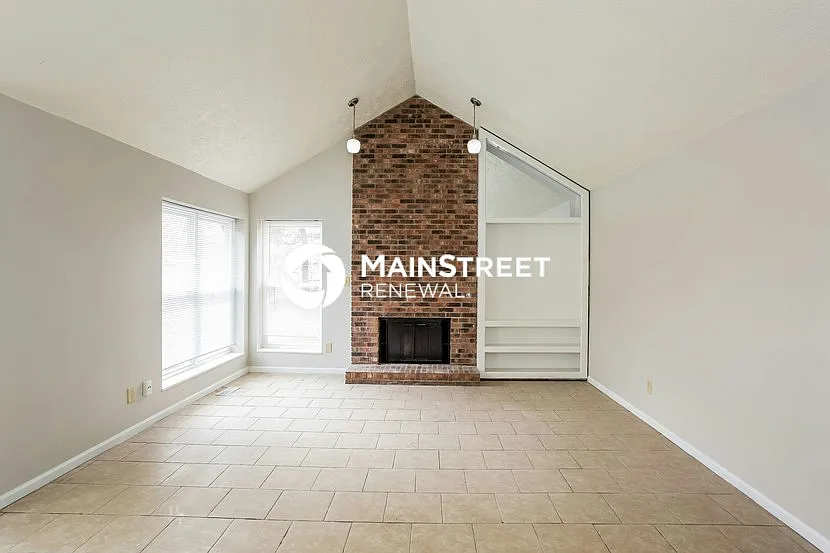 4250 Braemar Dr — Photo 3