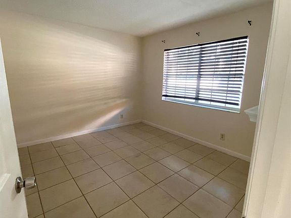 4th image of 11452 NW 43rd St