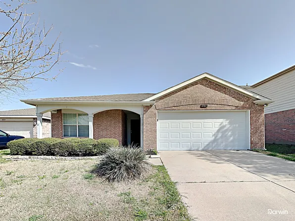 8901 King Ranch Dr, Aubrey, TX 76227