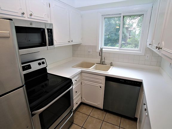 4th image of 414 S Elmwood Ave APT 3