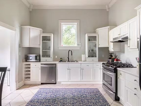3rd image of 618 Shelby Ave