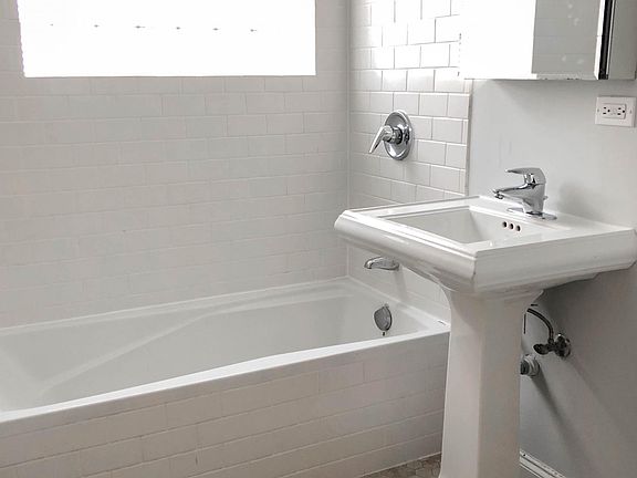 4th image of 4836 N Paulina St #1F