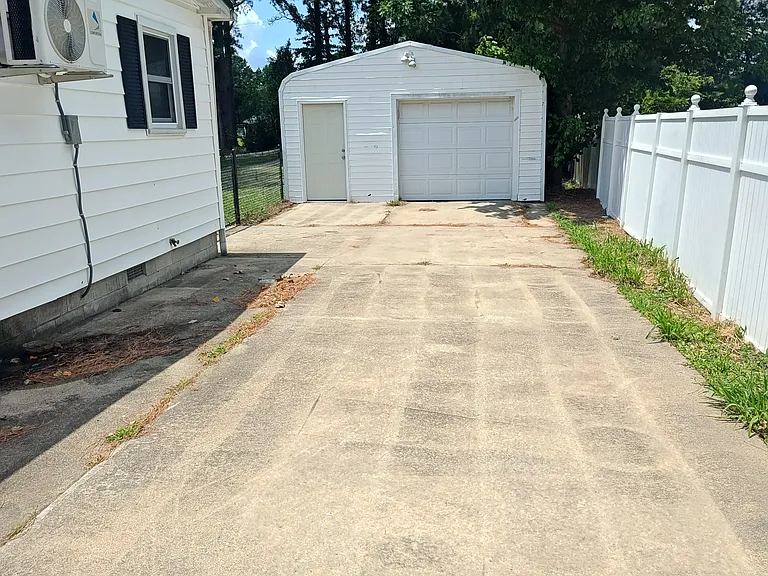 1124 Horseshoe Rd — Photo 2