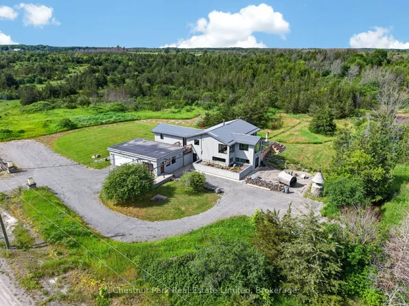 745 Crowes Rd, Prince Edward County, ON K0K 2T0