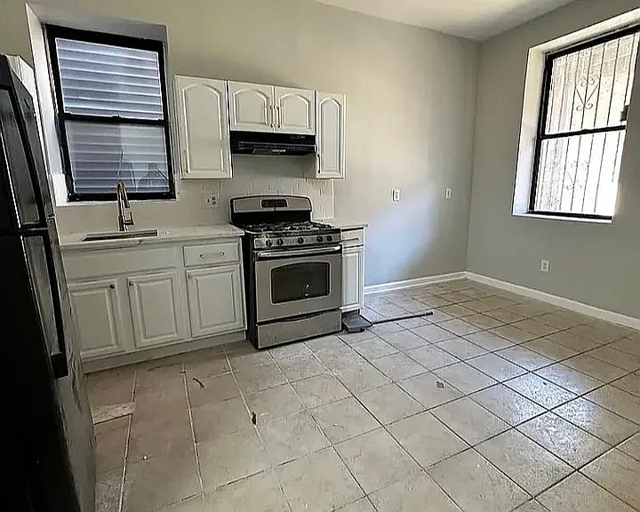 1st image of 136 S 7th St #3R