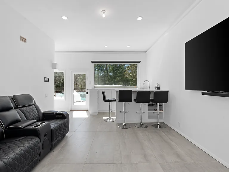 35 Ely Brook Rd — Photo 42