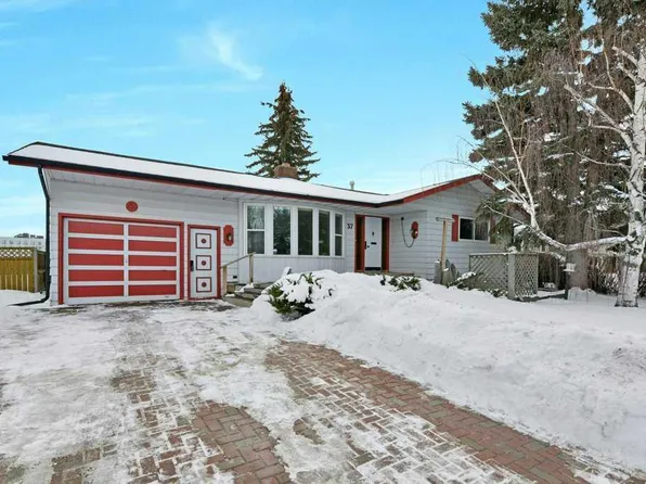37 N Wilson Cres, Red Deer, AB T4N 5V6