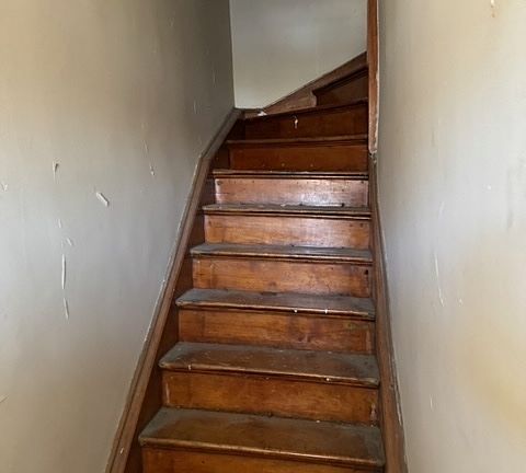 5th image of 831 N Kostner Ave