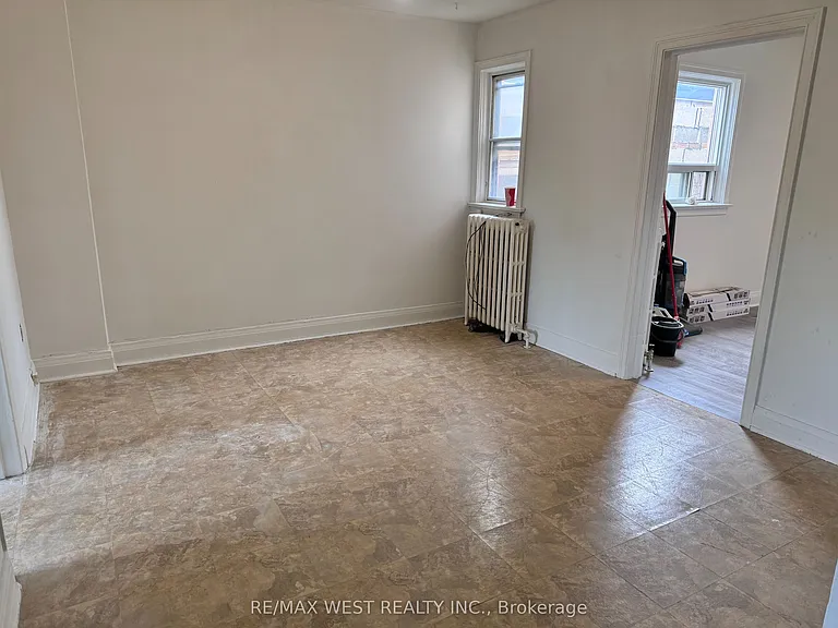3393 Lakeshore Rd W #1 — Photo 7