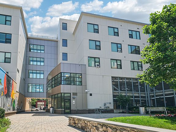 3rd image of 2565 Washington St #502