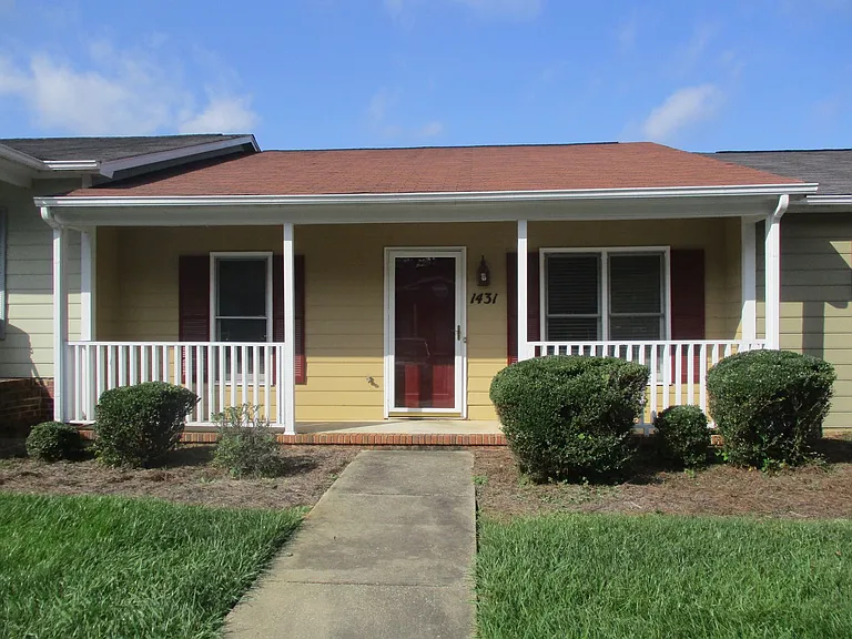 1431 Bailey Cir — Photo 1