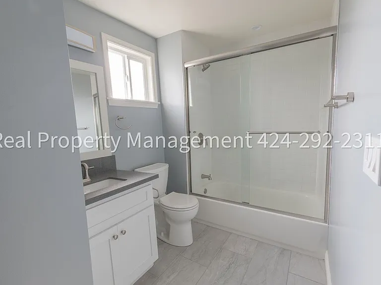 1352 E 23rd Street — Photo 22
