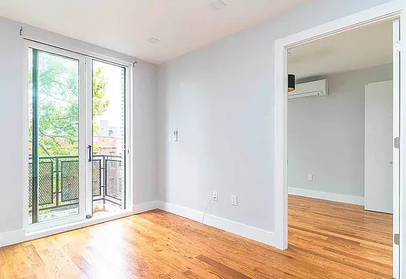 Rented by Skyhigh Realty NYC LLC | media 2