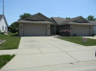 3220 Red Oak Ln, Springfield, IL 62712