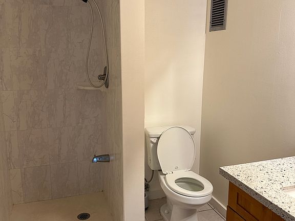 3rd image of 1550 Wilder Ave APT A201