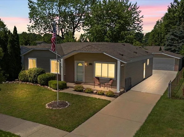 41615 Westmeath Cir, Clinton Township, MI 48038