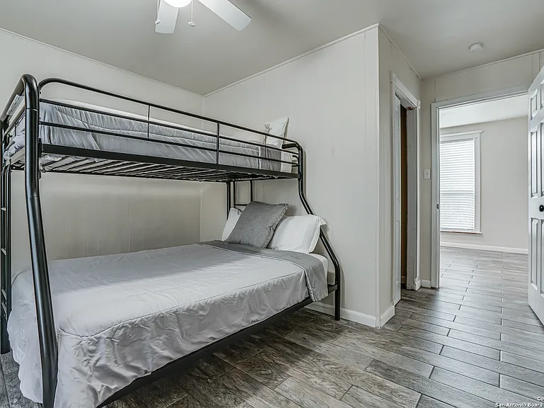 1482 Avenue Q — Photo 9
