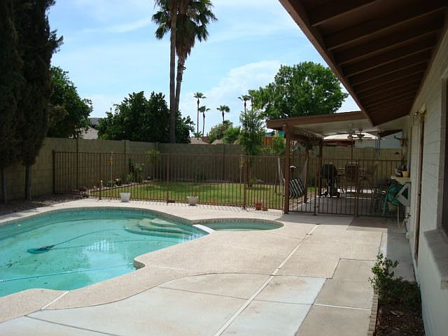 2nd image of 4139 W Danbury Dr