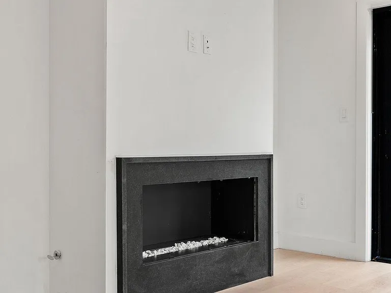 706 Latona St #J — Photo 10