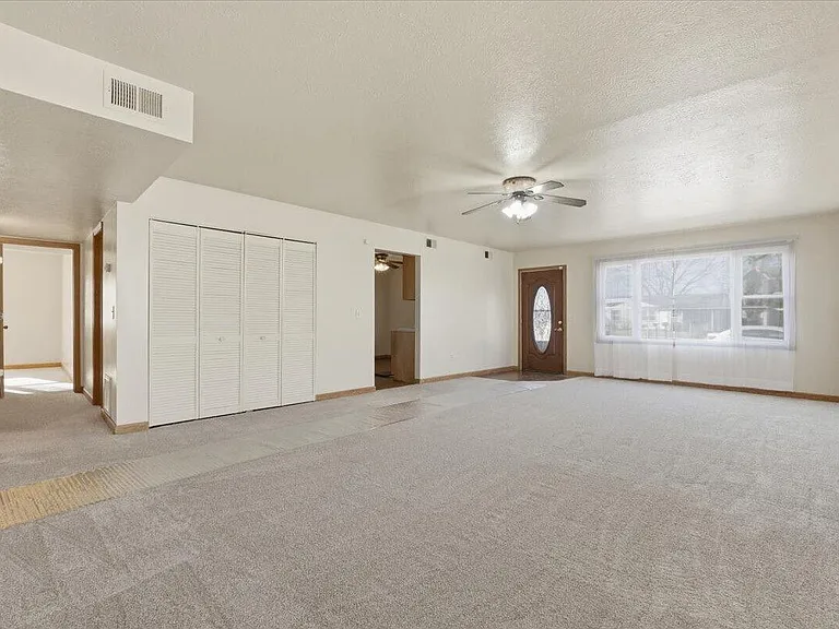 4009 Twin City Dr — Photo 4