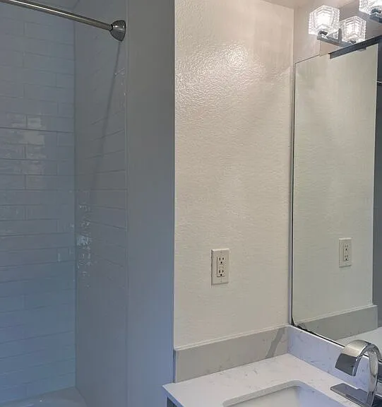 7327 Willoughby Ave #7 — Photo 10