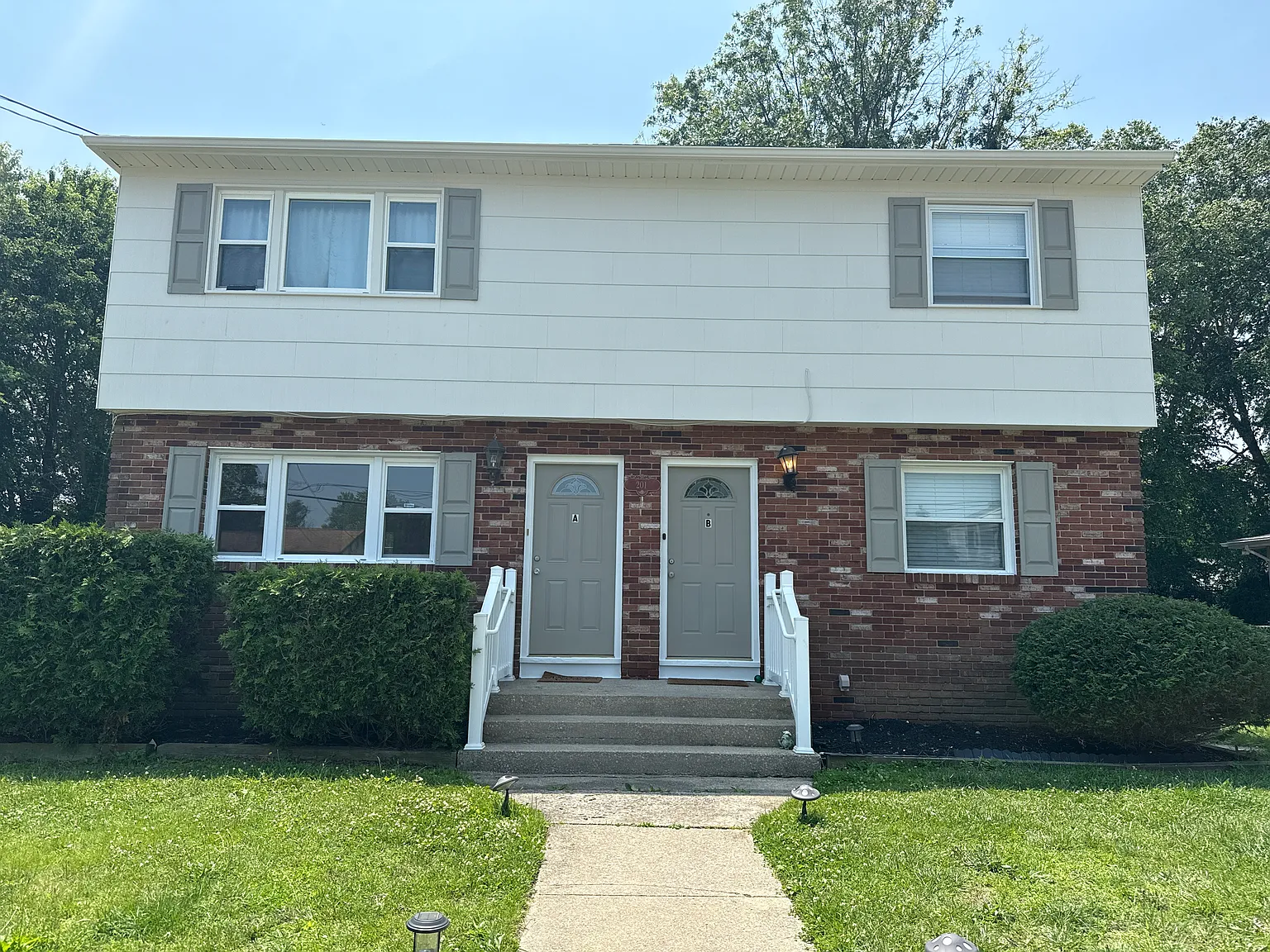 201 Strand Ave — Photo 1