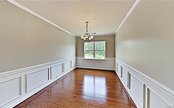 2nd image of 1915 Caprington Dr