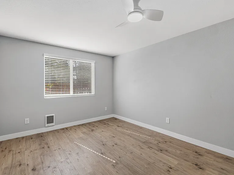 3408 I St NE #L103 — Photo 12