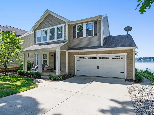 1216 Forest Dr, Portage, MI 49002