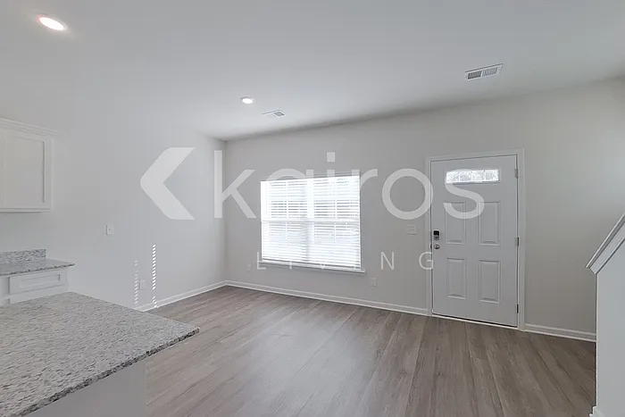 2541 Banyon Cir — Photo 3