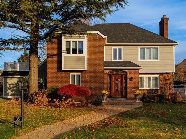 35 Oakdale Road, Rockville Centre, NY 11570