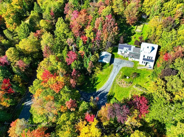 1081 Prickly Mountain Rd, Warren, VT 05674