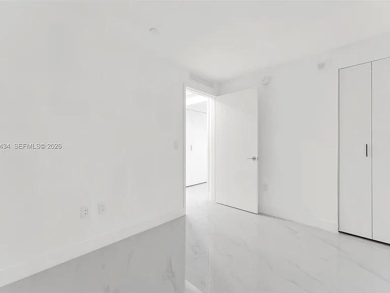 700 NE 24th St #3806 — Photo 29